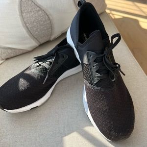 New Balance memory foam sneaker EUC